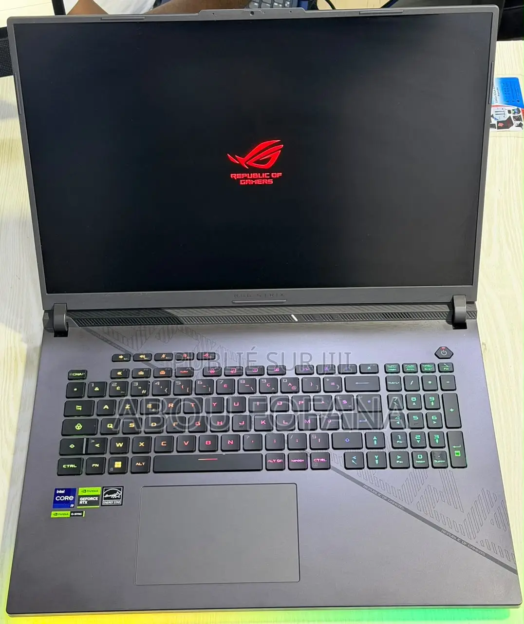 Ordinateur portable Asus ROG GX800VH 32GB Intel Core i9 SSD 1T