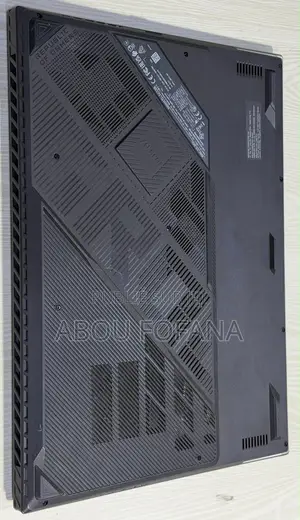 Ordinateur portable Asus ROG GX800VH 32GB Intel Core i9 SSD 1T