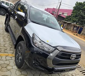 Nouveau Toyota Hilux 2026 Noir