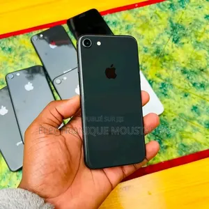 Nouveau Apple iPhone 8 64 GB Noir