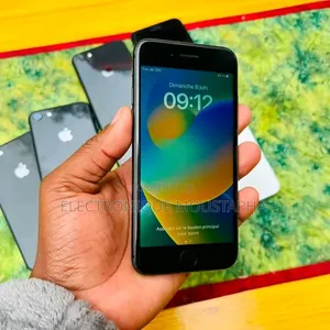 Nouveau Apple iPhone 8 64 GB Noir