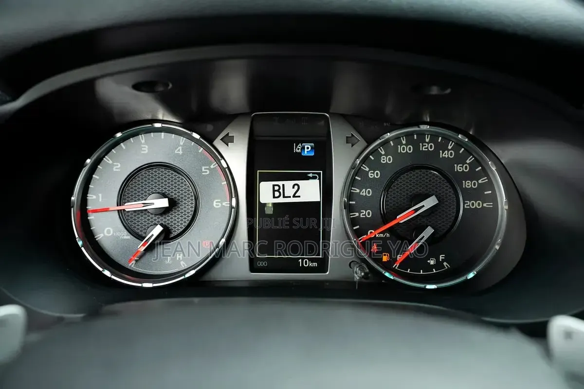 Nouveau Toyota Hilux 2026 Noir
