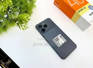 Nouveau Tecno Spark 40 256 GB Argenté