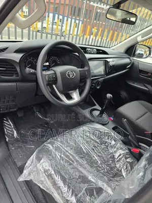 Nouveau Toyota Hilux 2026 Gris