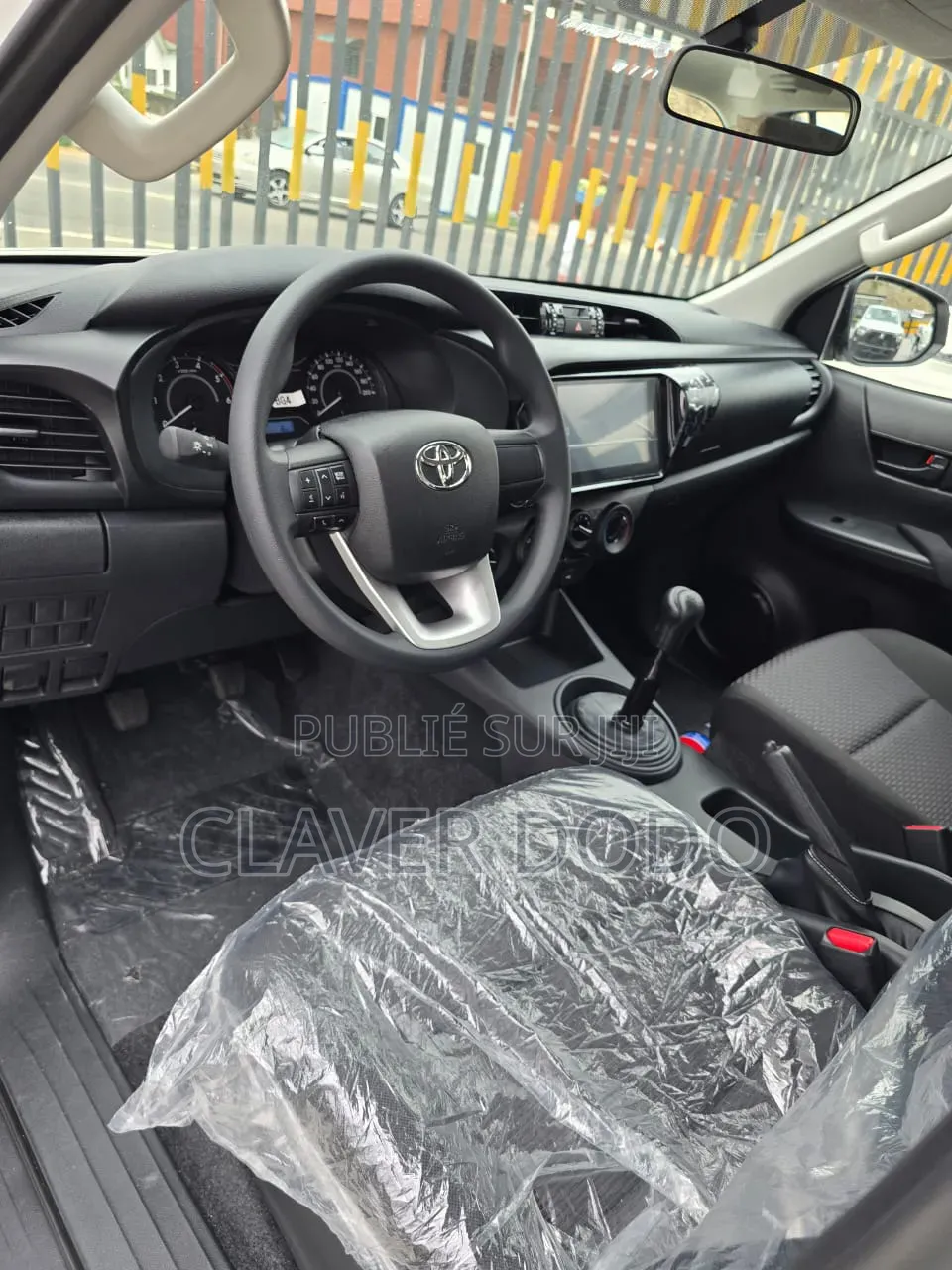 Nouveau Toyota Hilux 2026 Gris