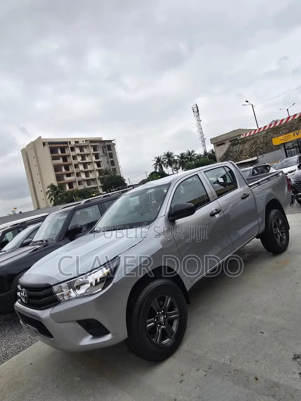 Nouveau Toyota Hilux 2026 Gris