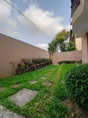 4chbre Villa dans Rosiers, Cocody à Louer
