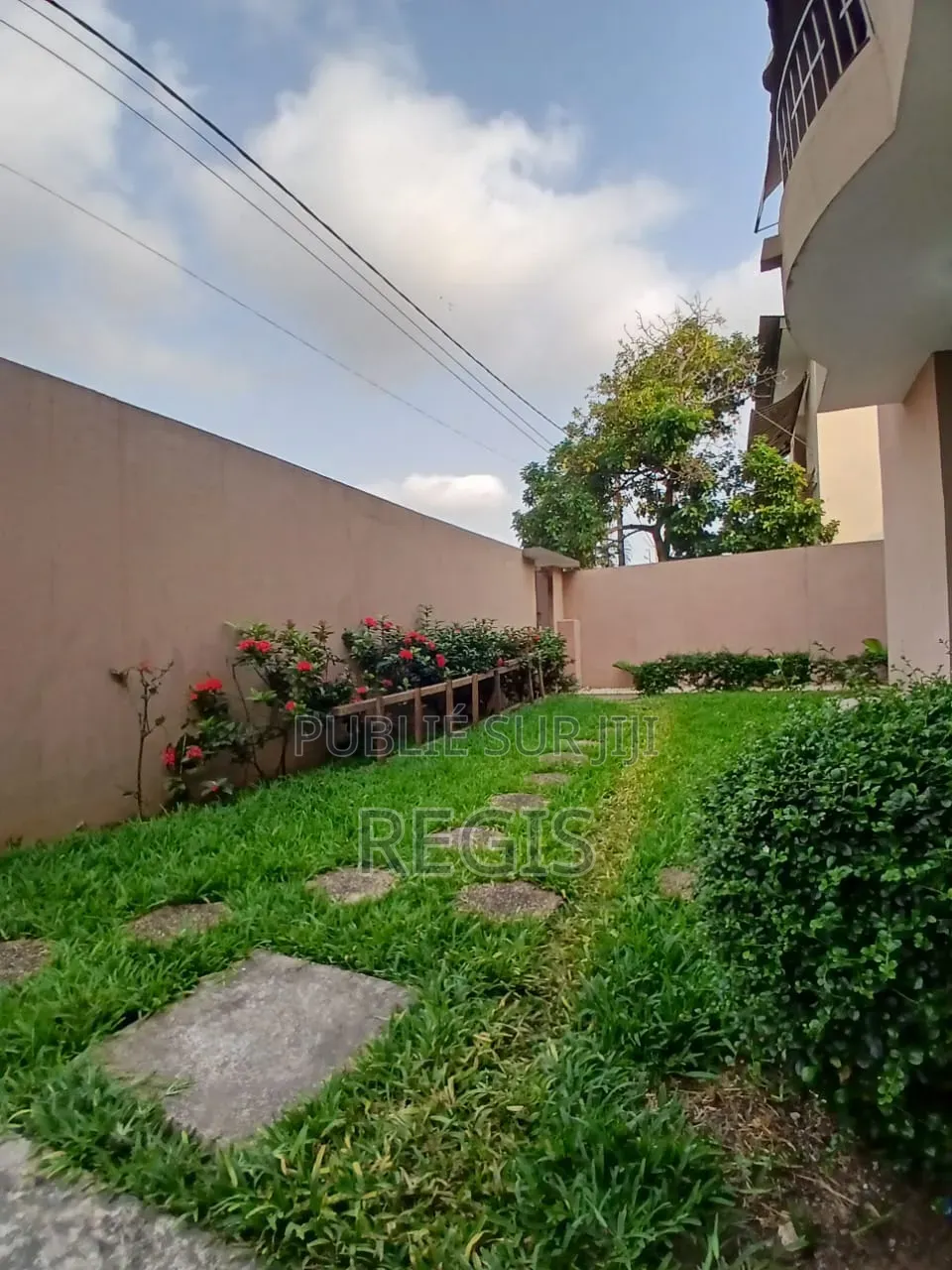 4chbre Villa dans Rosiers, Cocody à Louer