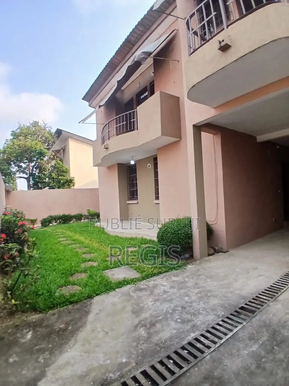 4chbre Villa dans Rosiers, Cocody à Louer