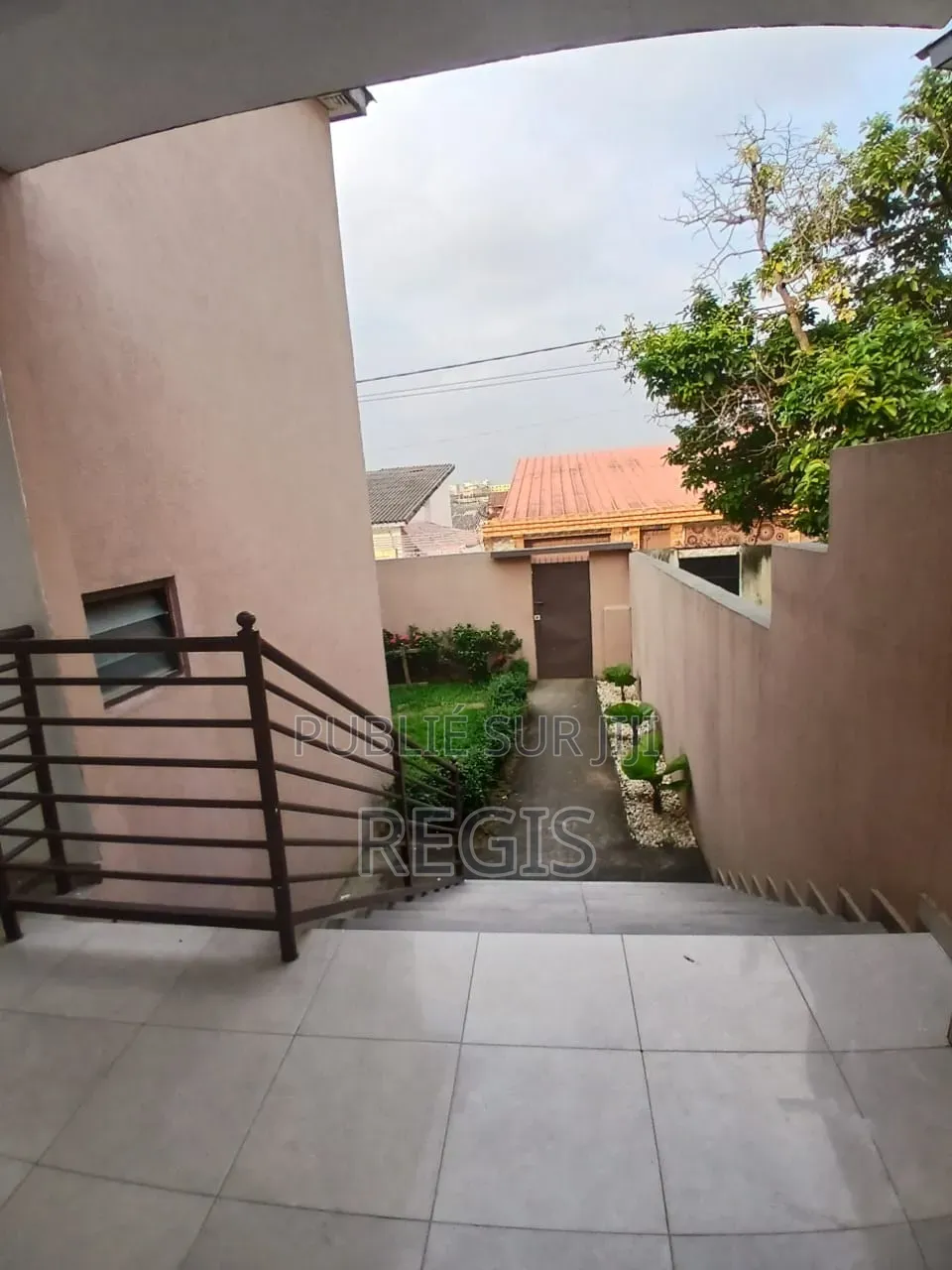 4chbre Villa dans Rosiers, Cocody à Louer