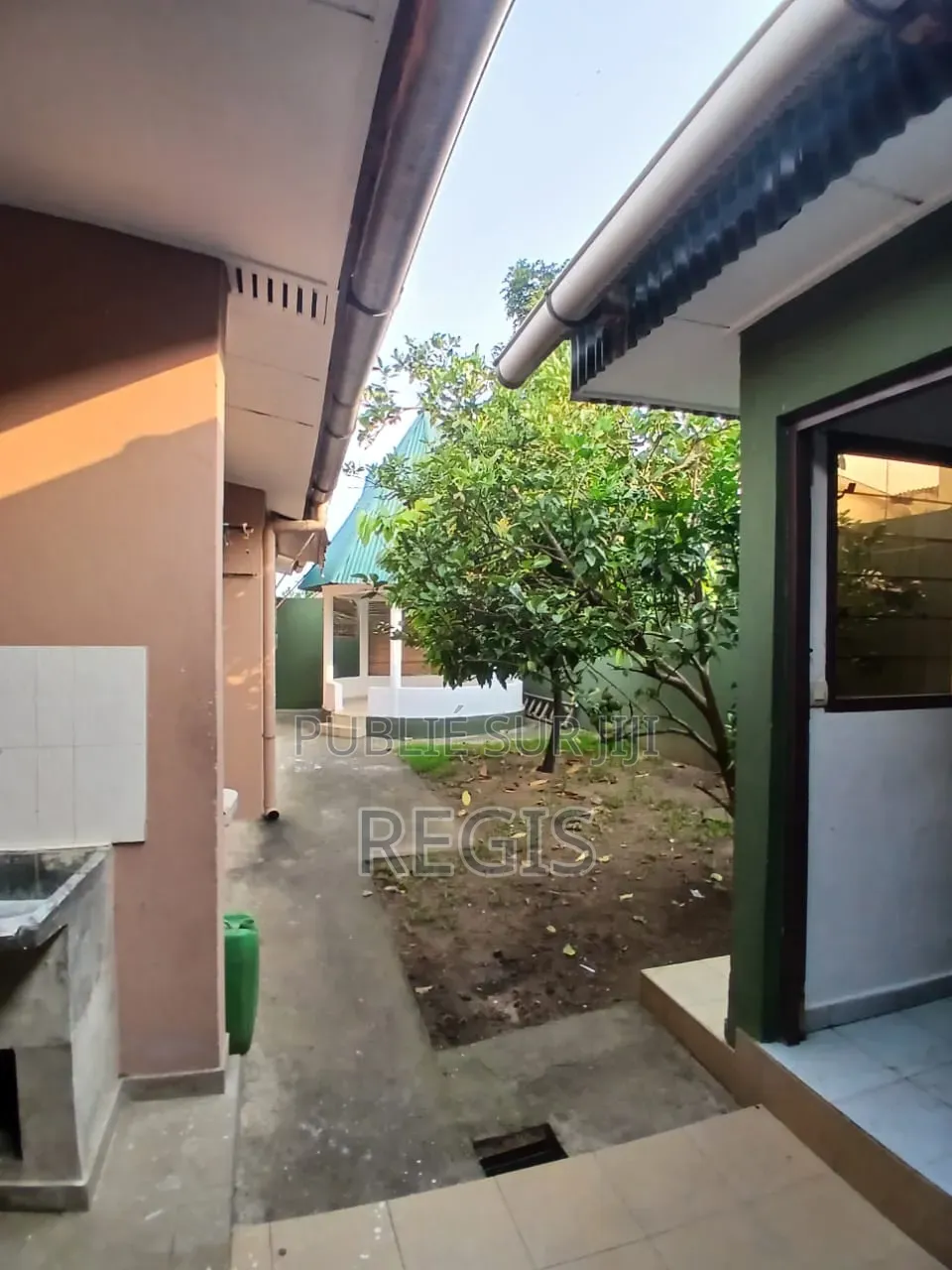 4chbre Villa dans Rosiers, Cocody à Louer