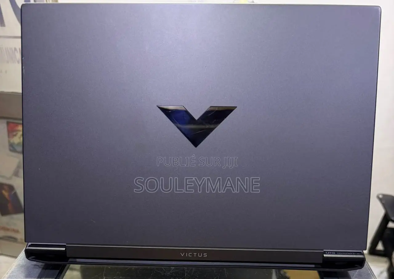 Ordinateur portable HP Victus 15 16GB AMD Ryzen 5 SSD 512GB