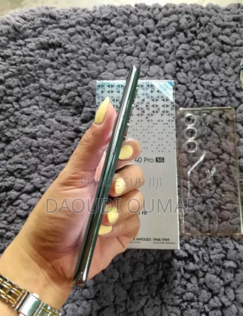 Nouveau Tecno Camon 40 Pro 4G 128 GB Doré
