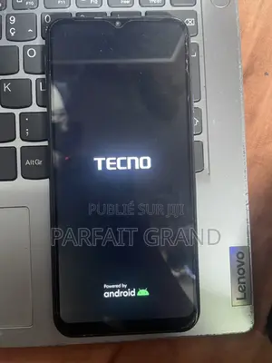 Tecno Spark 8P 64 GB Bleu