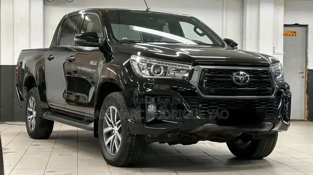 Nouveau Toyota Hilux 2026 Noir