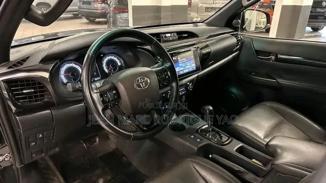 Nouveau Toyota Hilux 2026 Noir