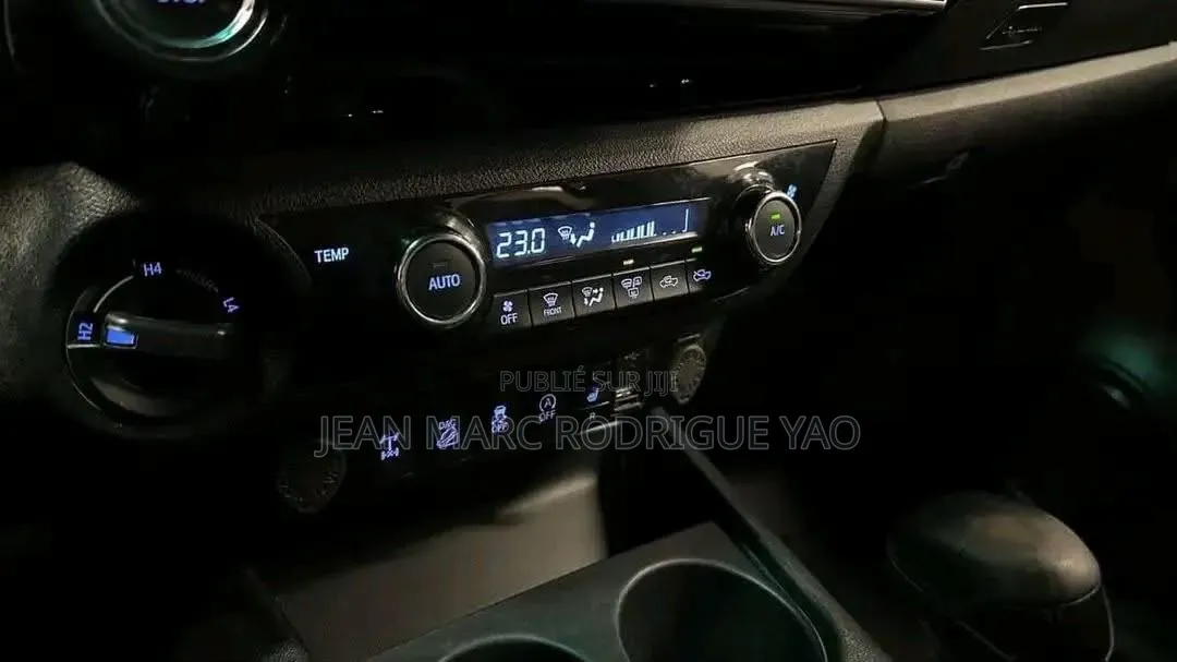 Nouveau Toyota Hilux 2026 Noir