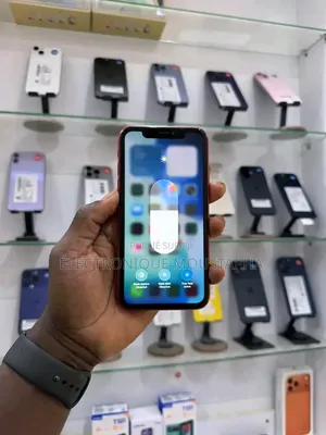 Apple iPhone 11 64 GB Rouge