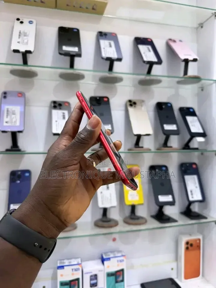 Apple iPhone 11 64 GB Rouge