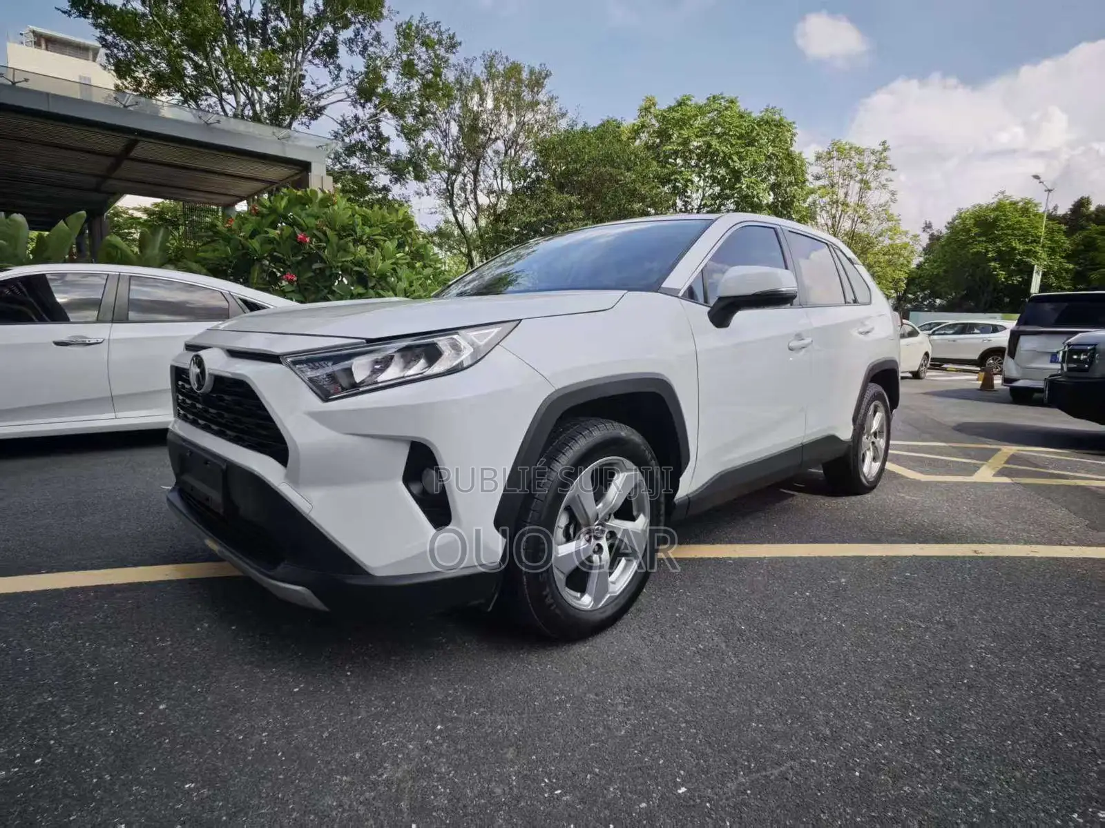 Toyota RAV4 LE 2022 Noir