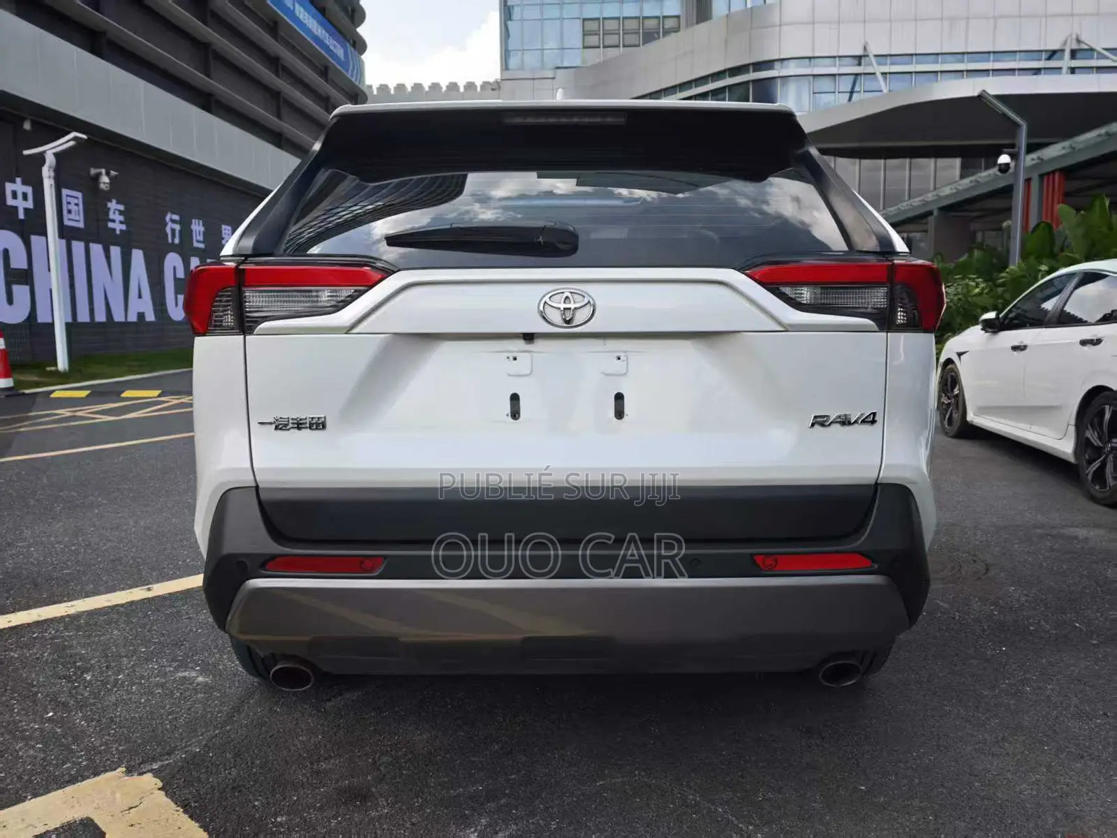 Toyota RAV4 LE 2022 Noir