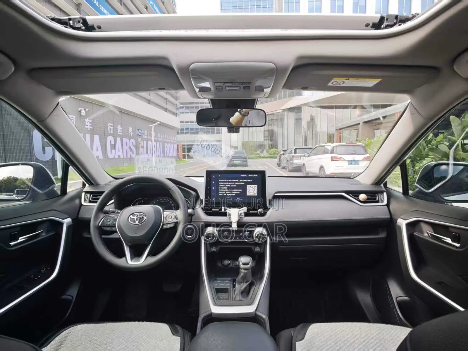 Toyota RAV4 LE 2022 Noir