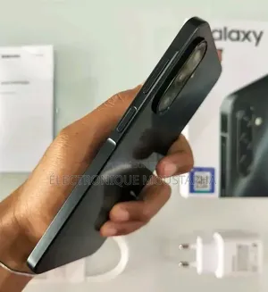 Nouveau Samsung Galaxy A17 5G 128 GB Noir