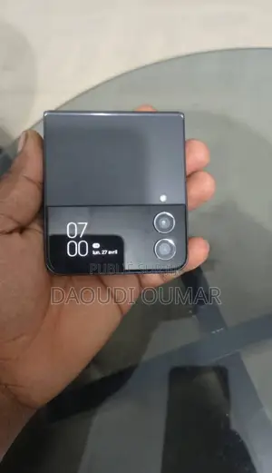 Nouveau Samsung Galaxy Z Flip4 128 GB Noir