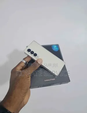 Nouveau Samsung Galaxy Z Fold4 512 GB Autre