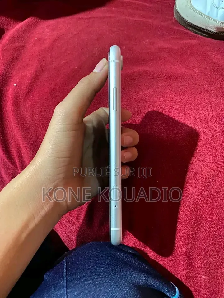 Nouveau Apple iPhone XR 128 GB Blanc