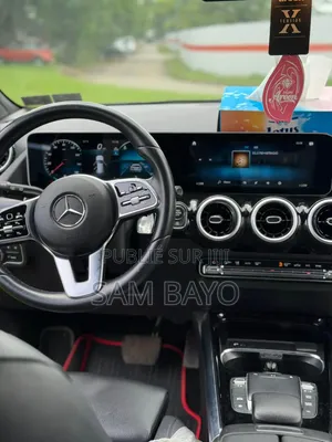 Mercedes-Benz GLA 250 2021 Bleu
