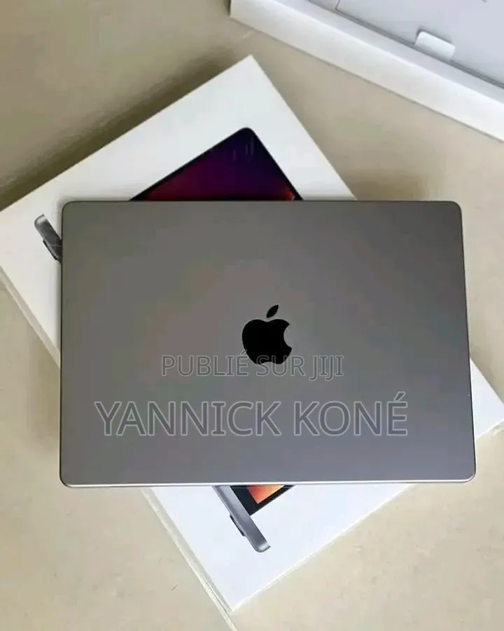 Nouveau Apple MacBook Air 2025 M4 16GB Intel Core i9 HDD 512GB