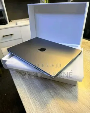 Nouveau Apple MacBook Air 2025 M4 16GB Intel Core i9 HDD 512GB