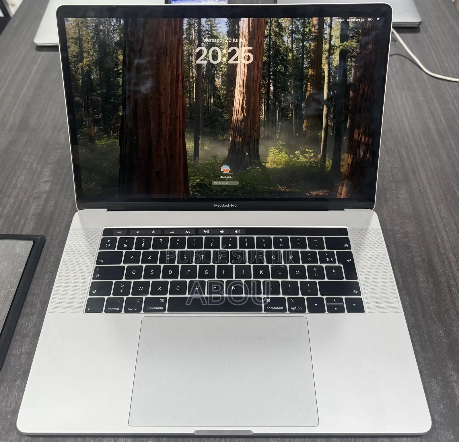 Ordinateur portable Apple MacBook Pro 2018 16GB Intel Core i7 SSD 256GB