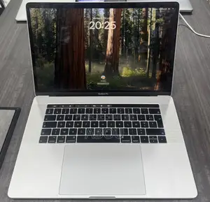Ordinateur portable Apple MacBook Pro 2018 16GB Intel Core i7 SSD 256GB