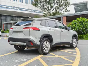 Toyota Corolla Cross LE 2023 Gris