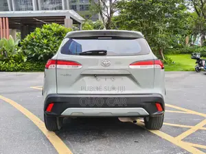 Toyota Corolla Cross LE 2023 Gris