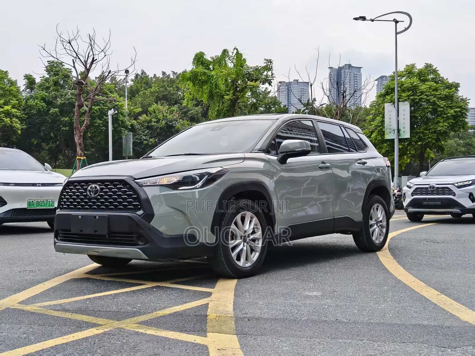 Toyota Corolla Cross LE 2023 Gris