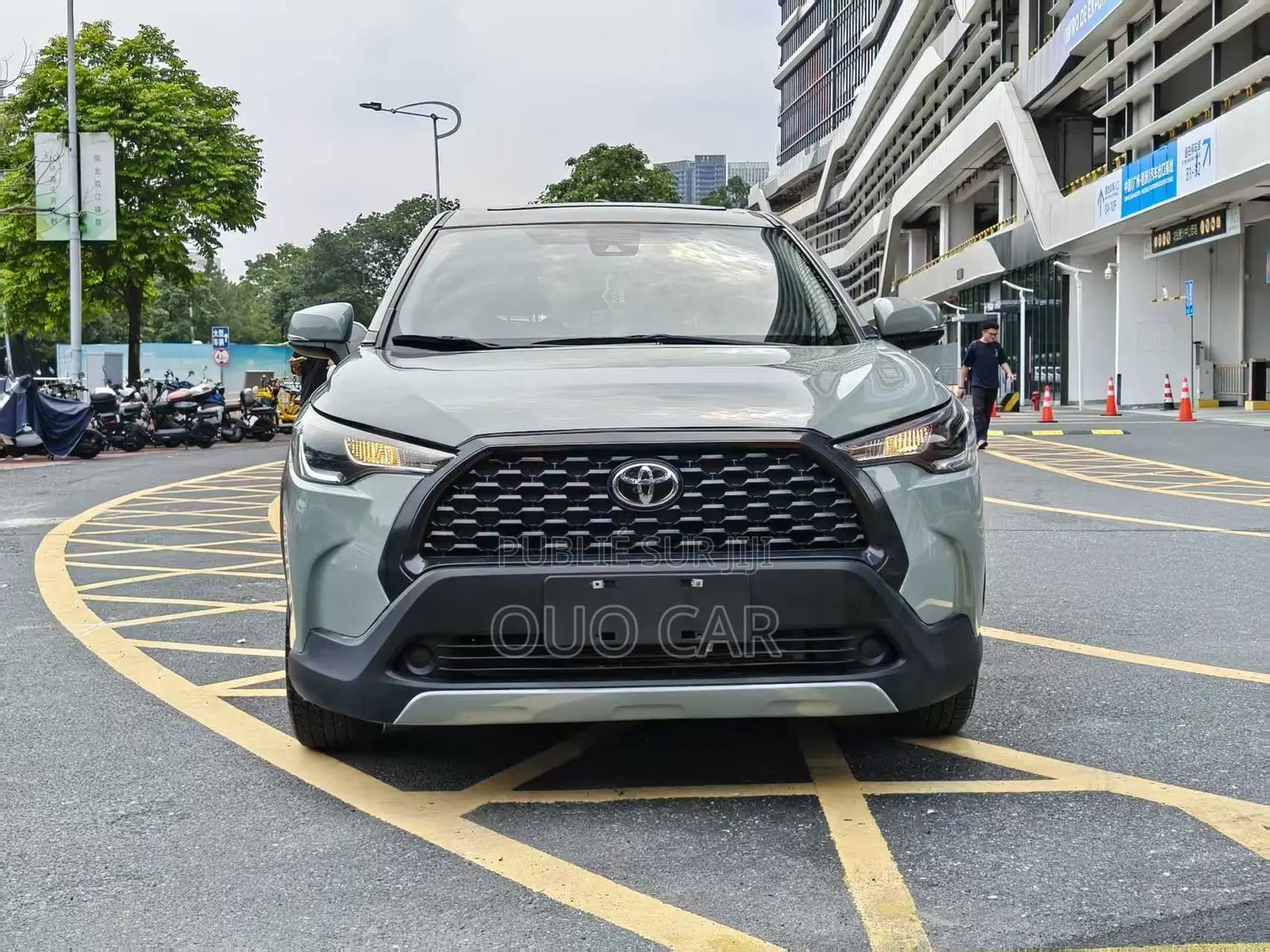 Toyota Corolla Cross LE 2023 Gris