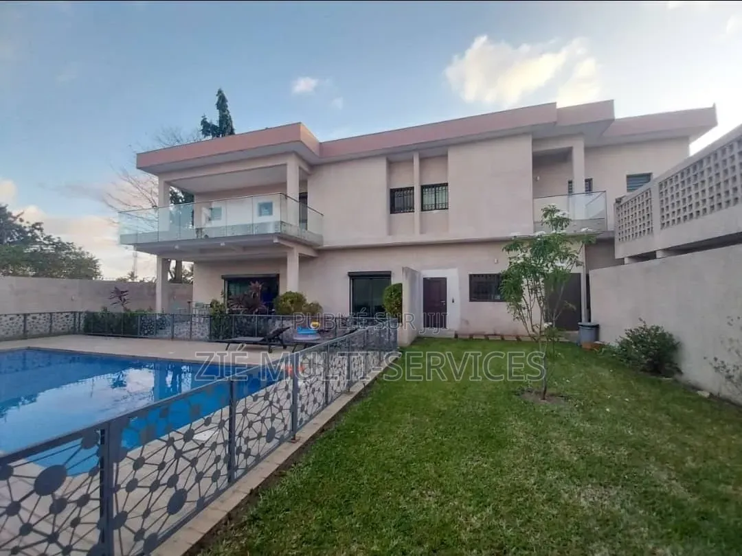 Meublé 10chbre Duplex dans Zié Multi-Service, Cocody à Vendre