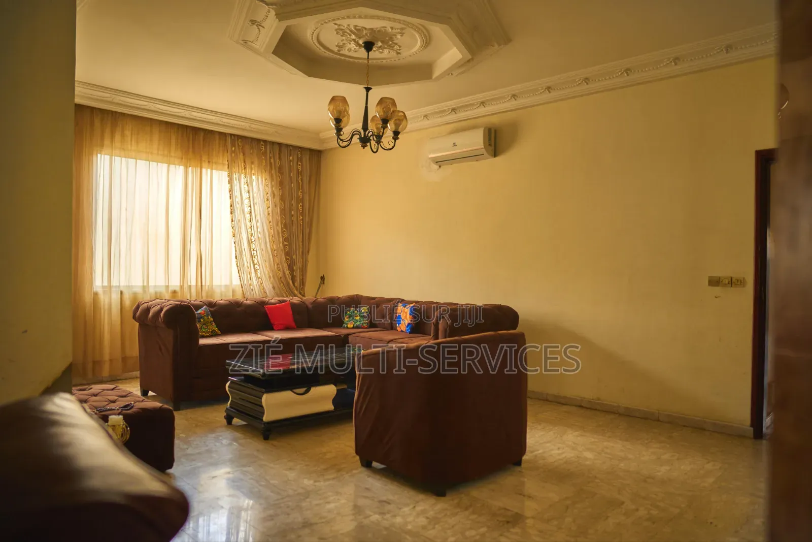 Meublé 11chbre Duplex dans Zié Multi-Service, Cocody à Vendre