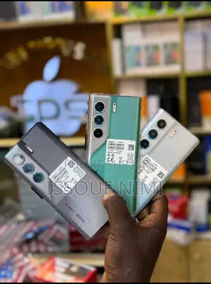 Nouveau Tecno Camon 40 Pro 4G 256 GB Autre