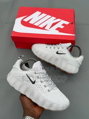 Nike Mind 002