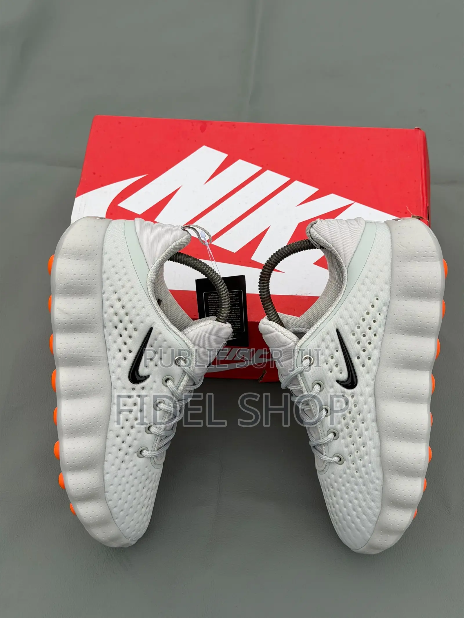 Nike Mind 002