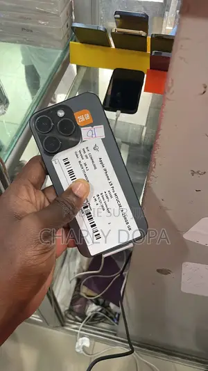Apple iPhone 15 Pro 256 GB Noir