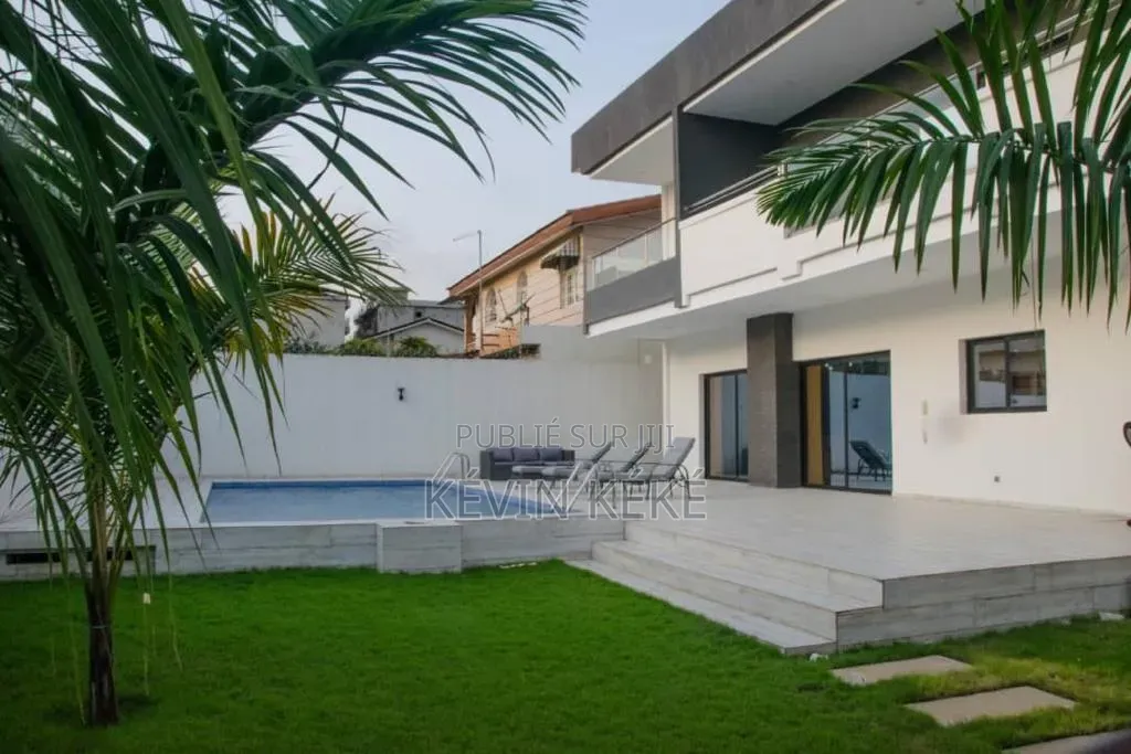 Meublé 4chbre Duplex dans Grâces Immobilier, Cocody à Louer