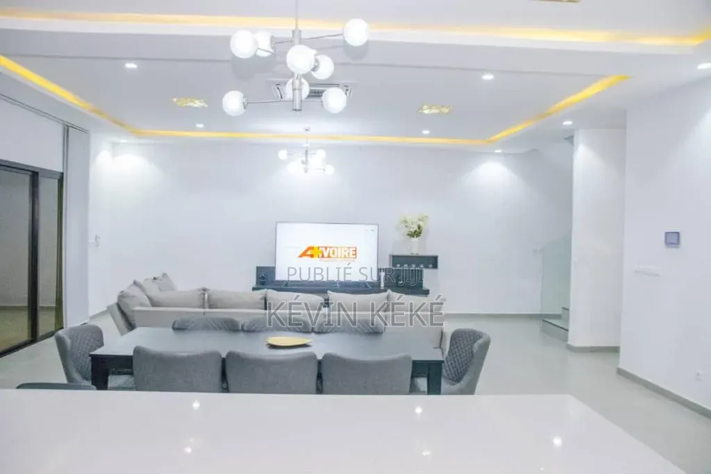 Meublé 4chbre Duplex dans Grâces Immobilier, Cocody à Louer