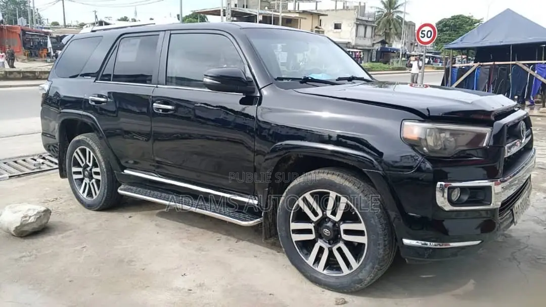 Toyota RAV4 2021 Noir