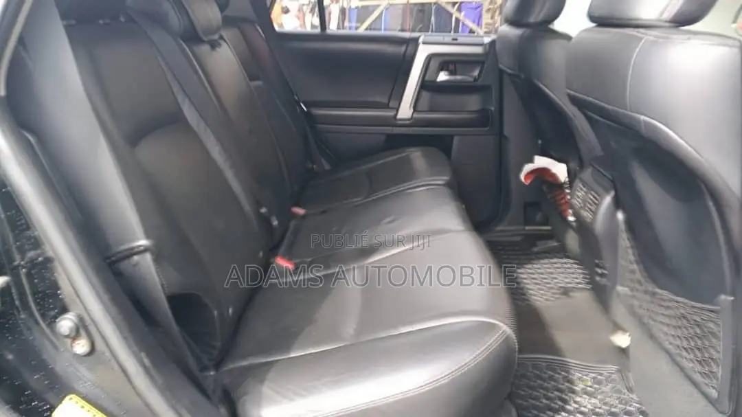Toyota RAV4 2021 Noir