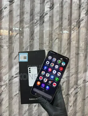 Nouveau Samsung Galaxy S23+ 512 GB Autre